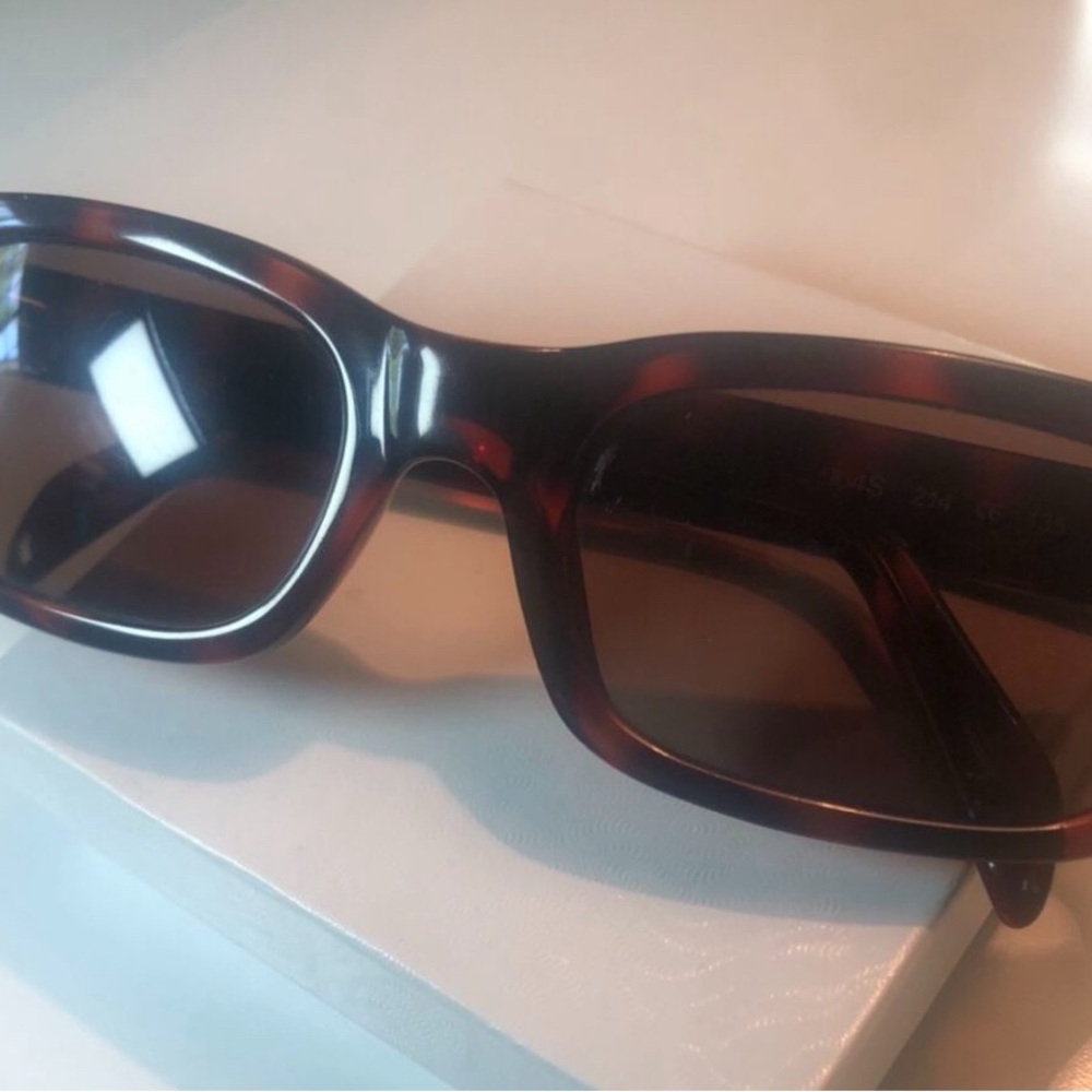 Hot and Trendy Retro DKNY Brown Tortoise Havana Beach Outdoor Sunglasses Shades